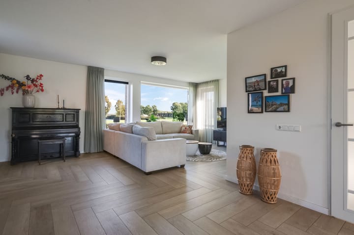 Foto 15 van Meeroeverslaan 257