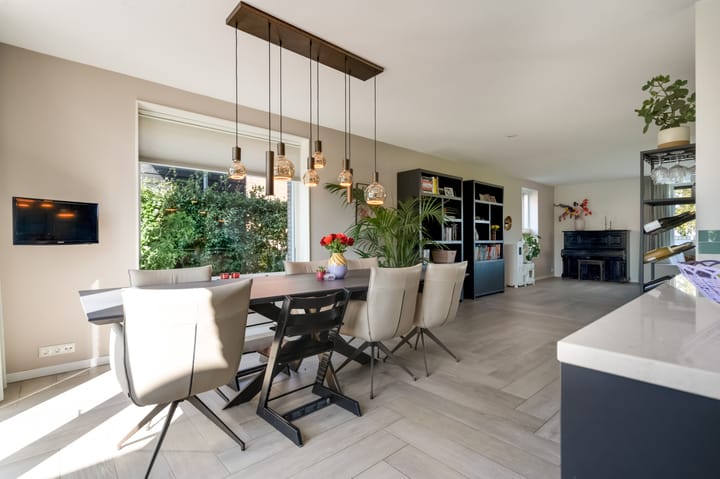 Foto 24 van Meeroeverslaan 257