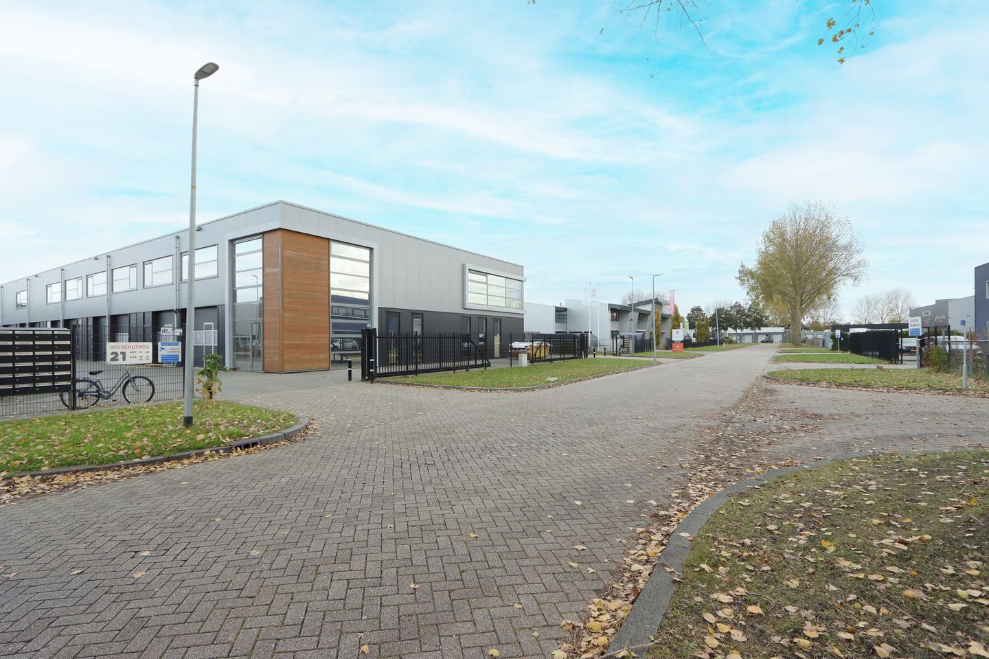 Bekijk foto 2 van Schutweg 21-19