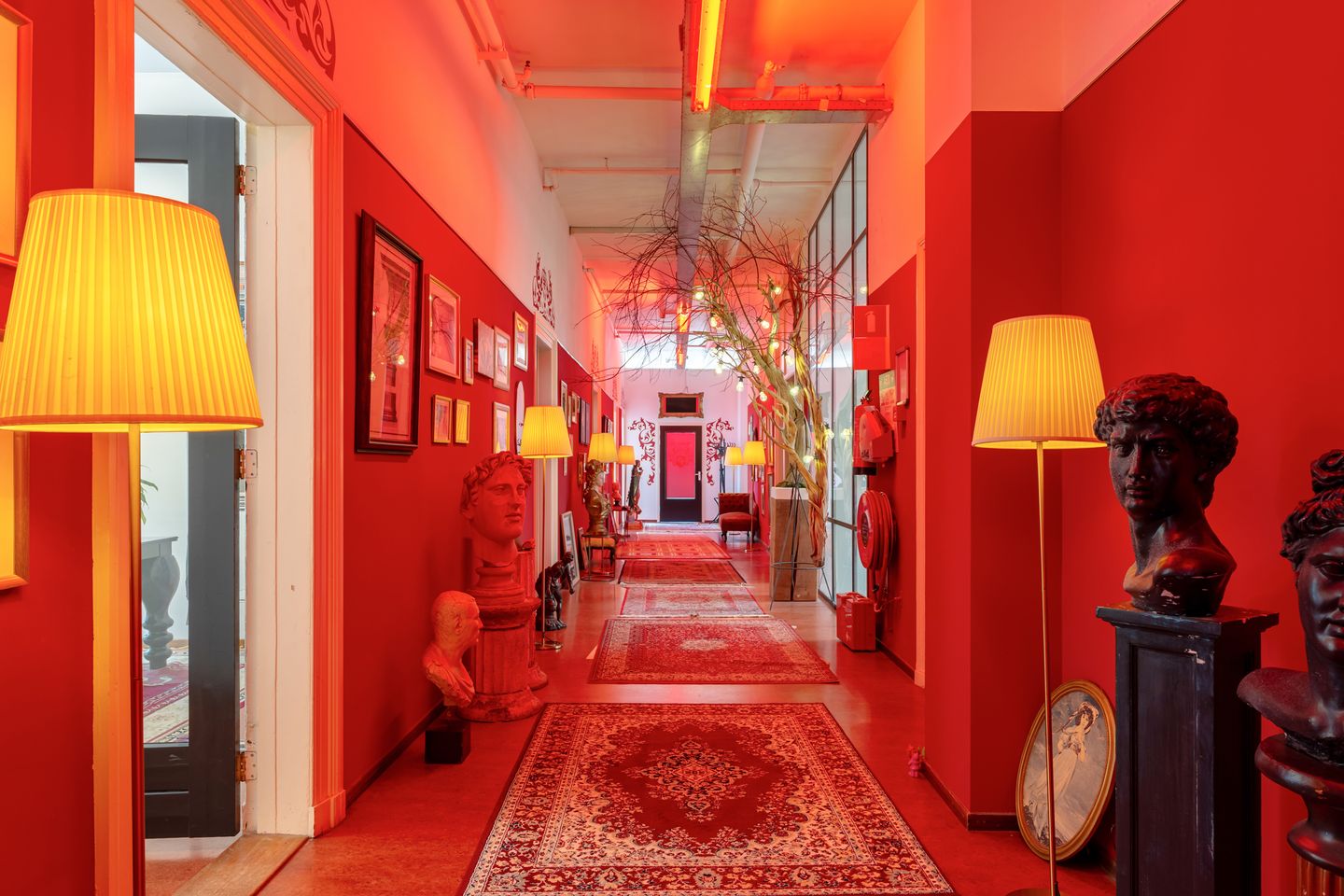 View photo 3 of Witte de Withstraat 63