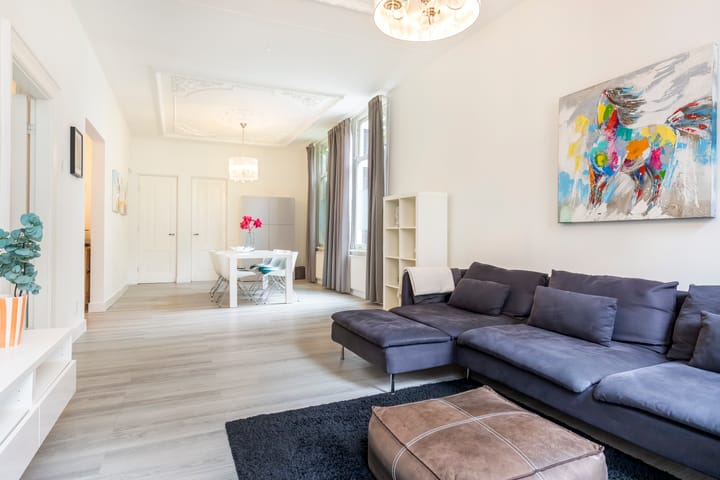 Photo 2 of Alberdingk Thijmstraat 30-H