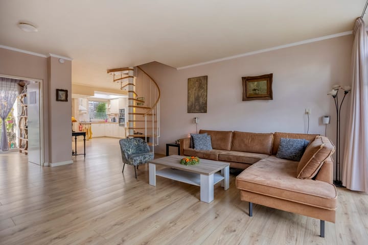 Foto 4 van Azarooldoorn 12