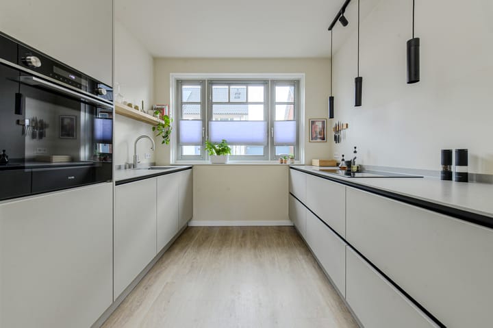 Photo 4 of Prinses Alexiastraat 6