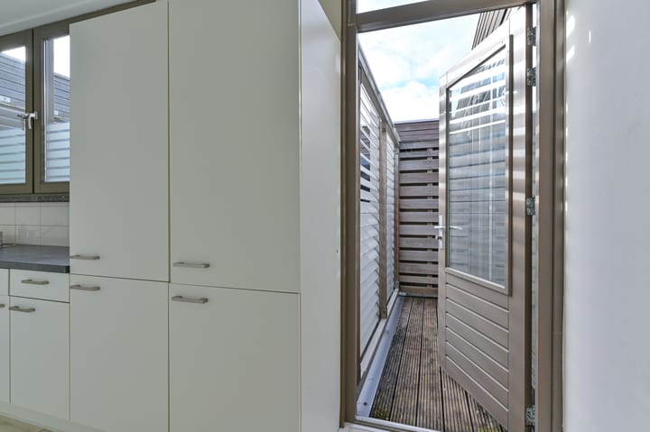 Photo 22 of Van Echtenskanaal NZ 626