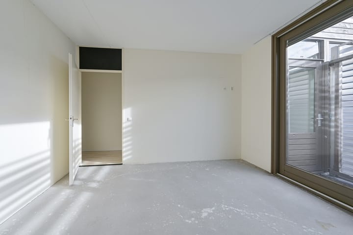 Photo 30 of Van Echtenskanaal NZ 626