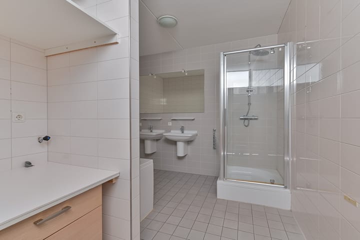 Photo 31 of Van Echtenskanaal NZ 626