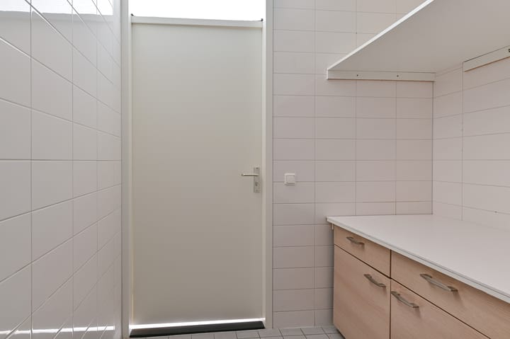 Photo 37 of Van Echtenskanaal NZ 626