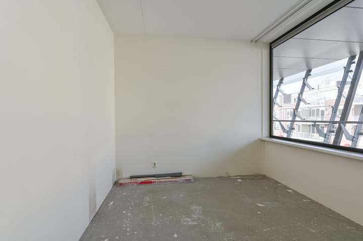 Photo 40 of Van Echtenskanaal NZ 626