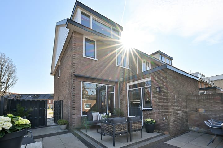 Foto 15 van Florastraat 18