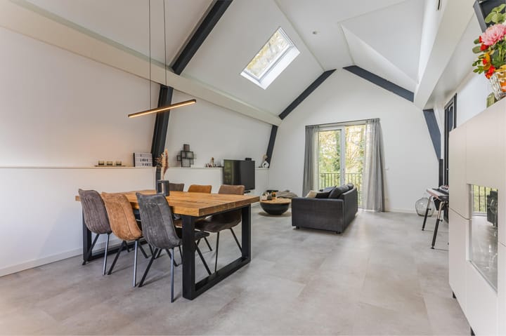 Photo 2 of Helmondsestraat 33-F