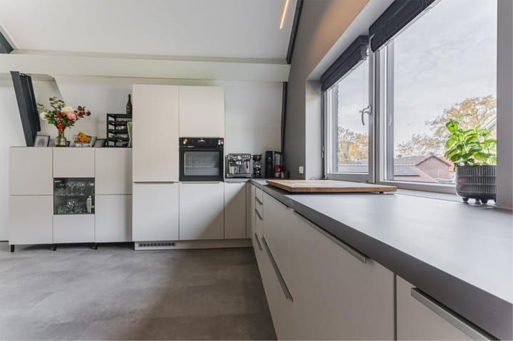 Photo 4 of Helmondsestraat 33-F