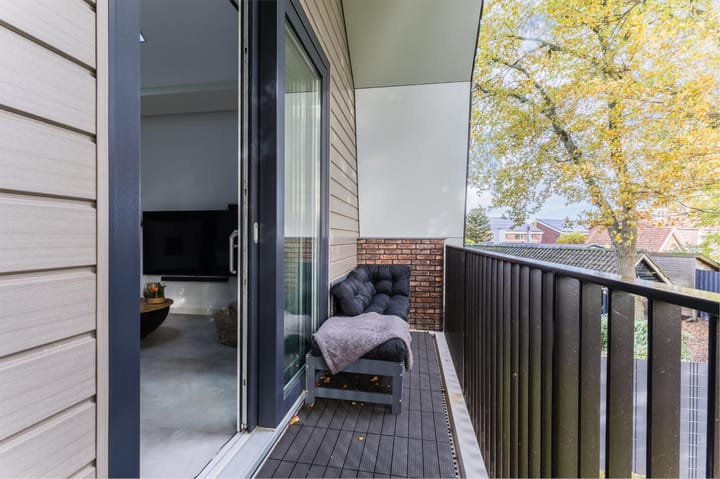 Photo 6 of Helmondsestraat 33-F