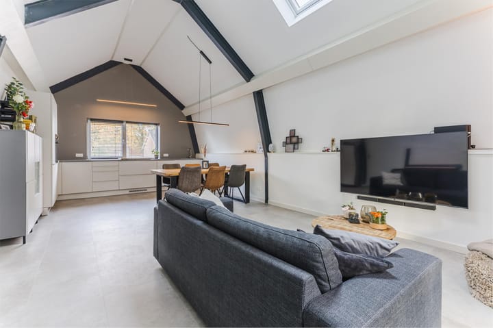 Photo 8 of Helmondsestraat 33-F