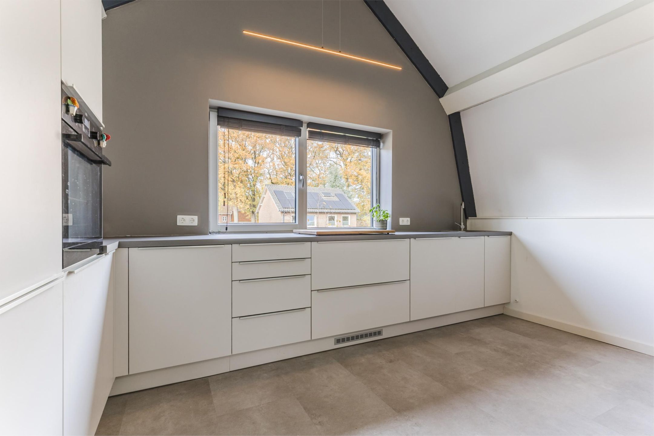 Photo 9 of Helmondsestraat 33-F