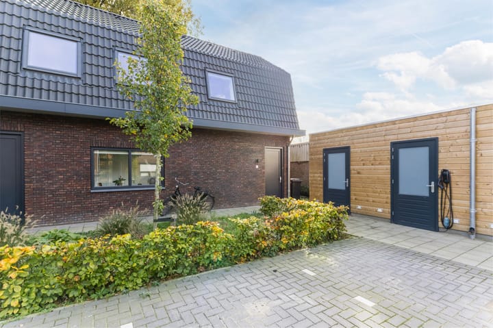 Photo 22 of Helmondsestraat 33-F