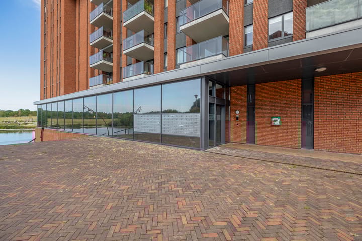 Photo 8 of Meerwater 190