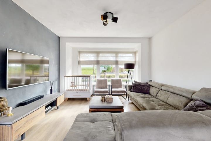 Photo 11 of Oranjestraat 9