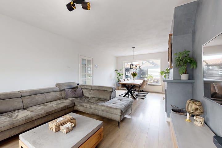 Photo 16 of Oranjestraat 9