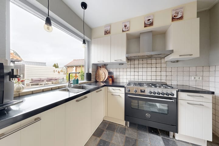 Photo 26 of Oranjestraat 9