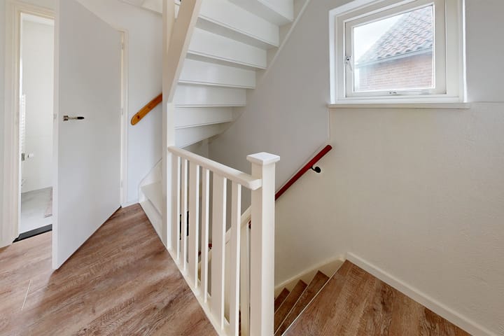 Photo 30 of Oranjestraat 9