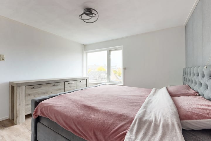 Photo 32 of Oranjestraat 9