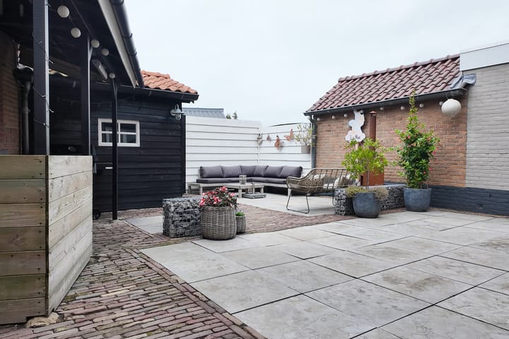 Photo 52 of Oranjestraat 9