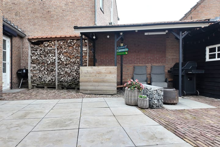 Photo 57 of Oranjestraat 9