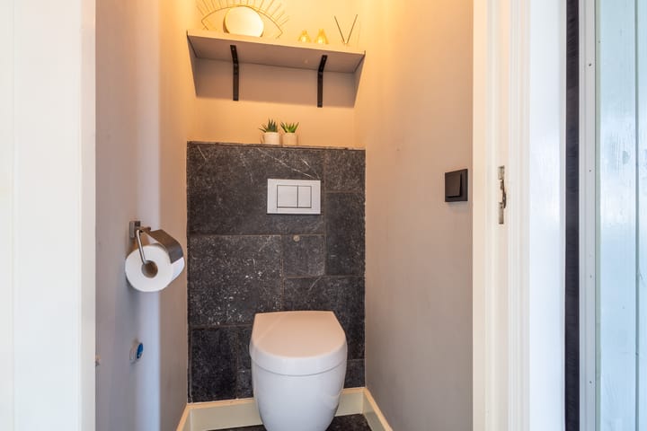 Photo 25 of Johan van Reesstraat 34