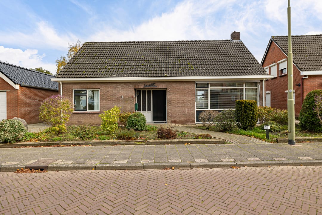 Photo 2 of Nieuwstraat 1