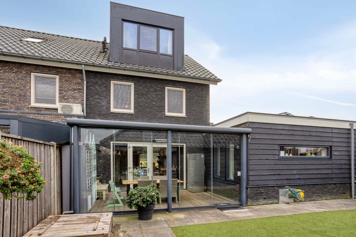 Photo 40 of Vaanholt 1