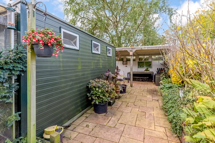 Photo 32 of Leemwierde 197