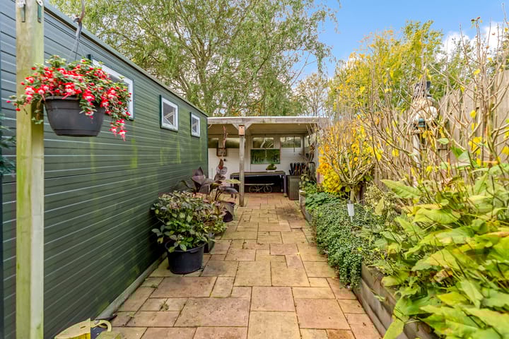 Photo 33 of Leemwierde 197