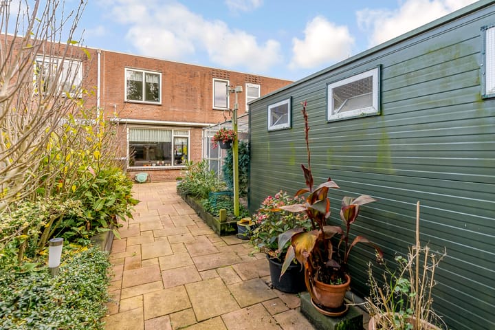 Photo 37 of Leemwierde 197