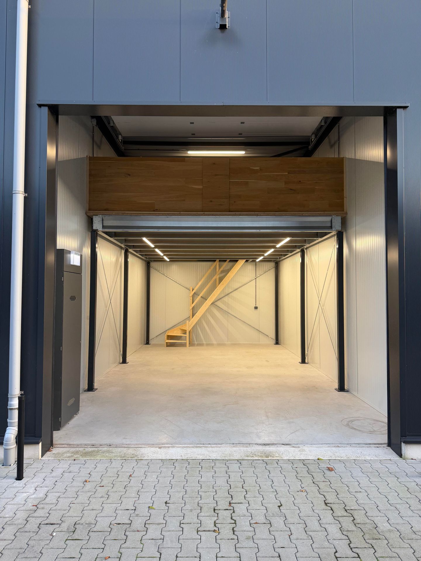 View photo 2 of Electronicaweg 4-B7