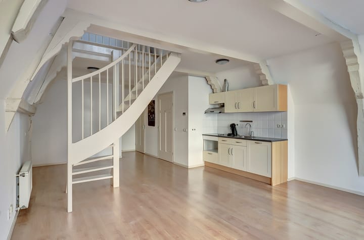 Photo 3 of Zuiderkerksteeg 12-B