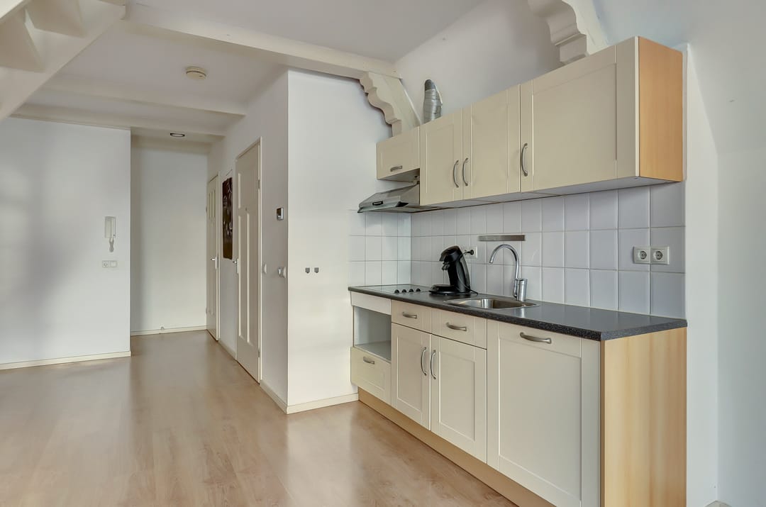 Photo 13 of Zuiderkerksteeg 12-B