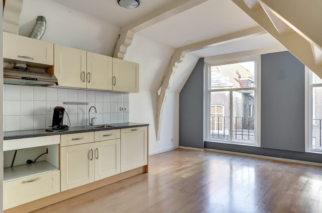 Photo 17 of Zuiderkerksteeg 12-B