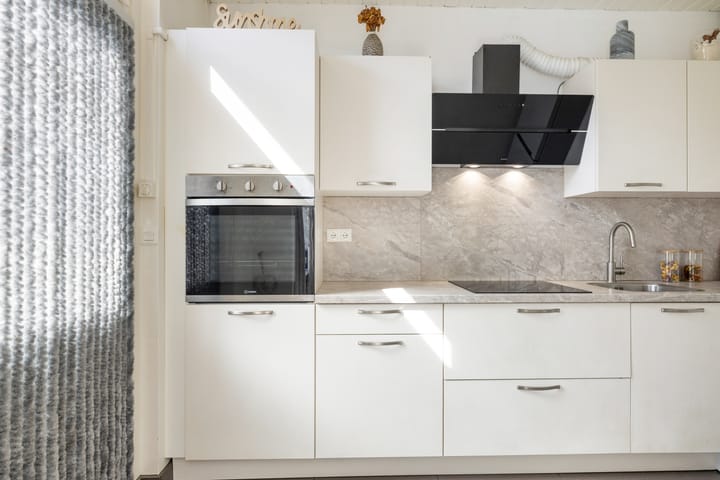 Photo 10 of Wilhelminastraat 103