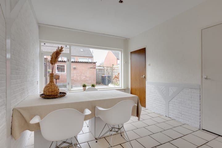 Photo 8 of De Ruijterstraat 5