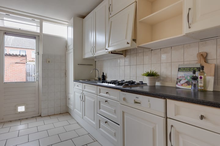 Photo 12 of De Ruijterstraat 5