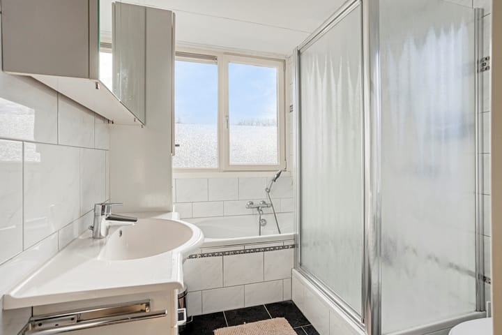 Photo 16 of Schoolstraat 25