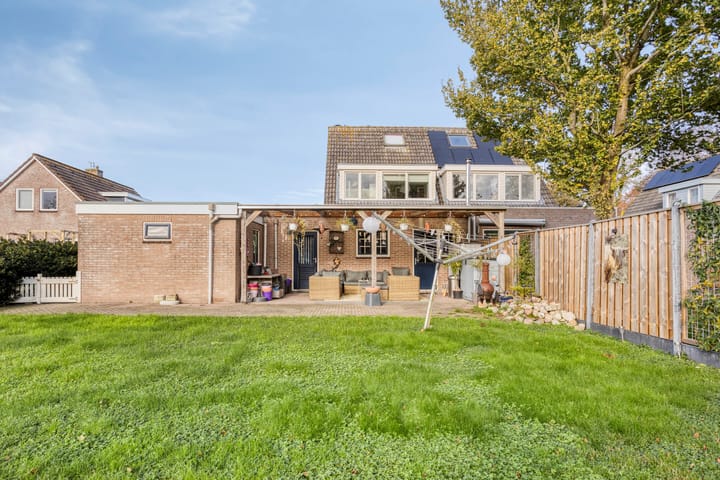 Photo 22 of Schoolstraat 25