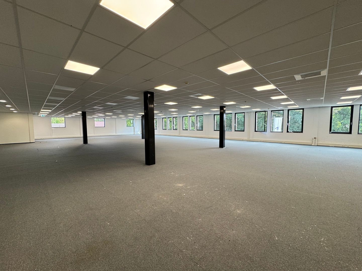 View photo 3 of Harderwijkerweg 145