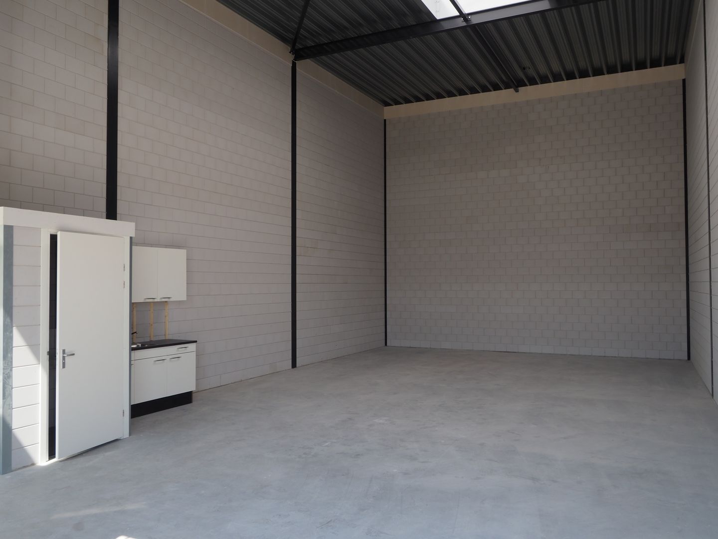 View photo 2 of Industrieweg 4-j