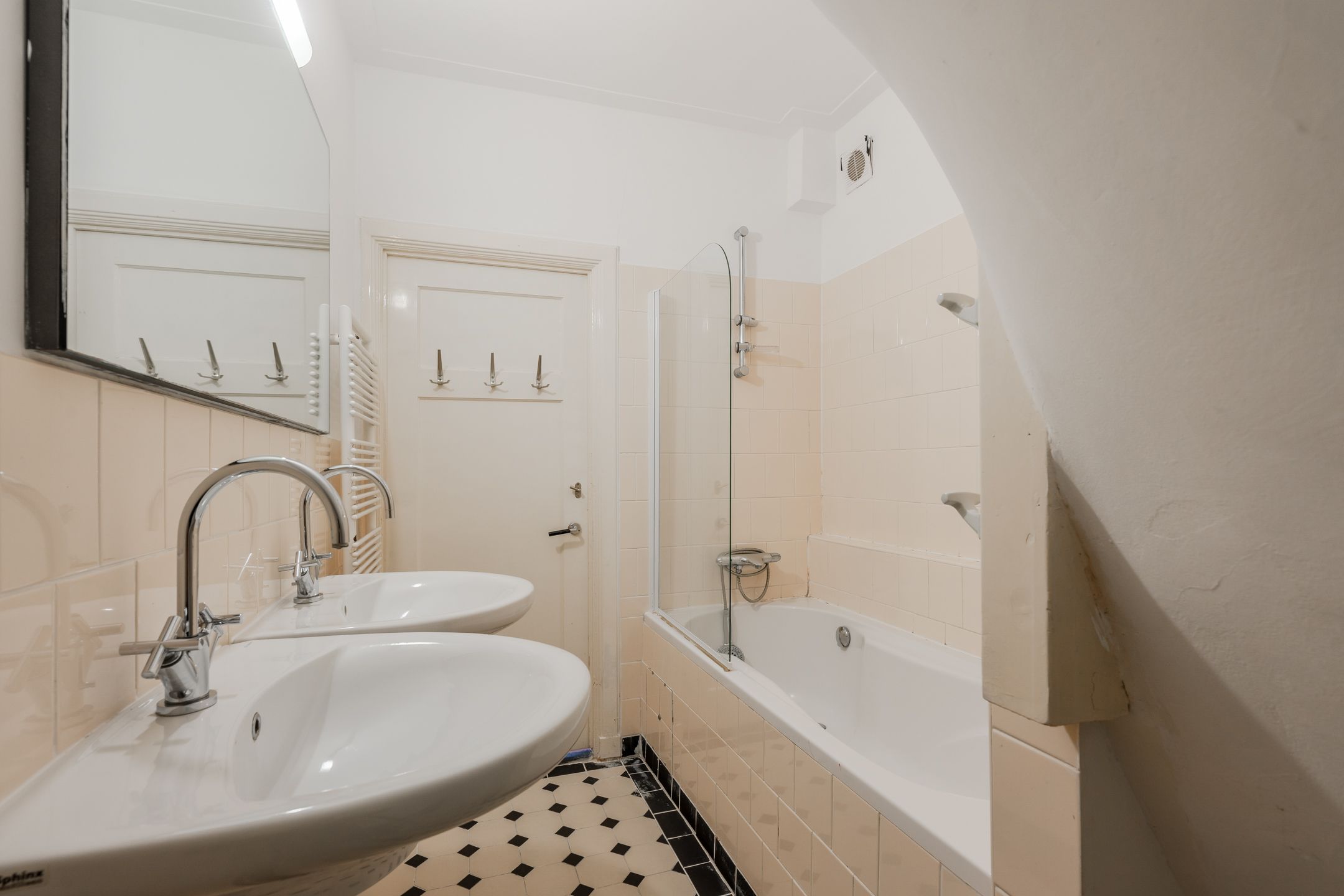 Photo 27 of Milletstraat 24-1