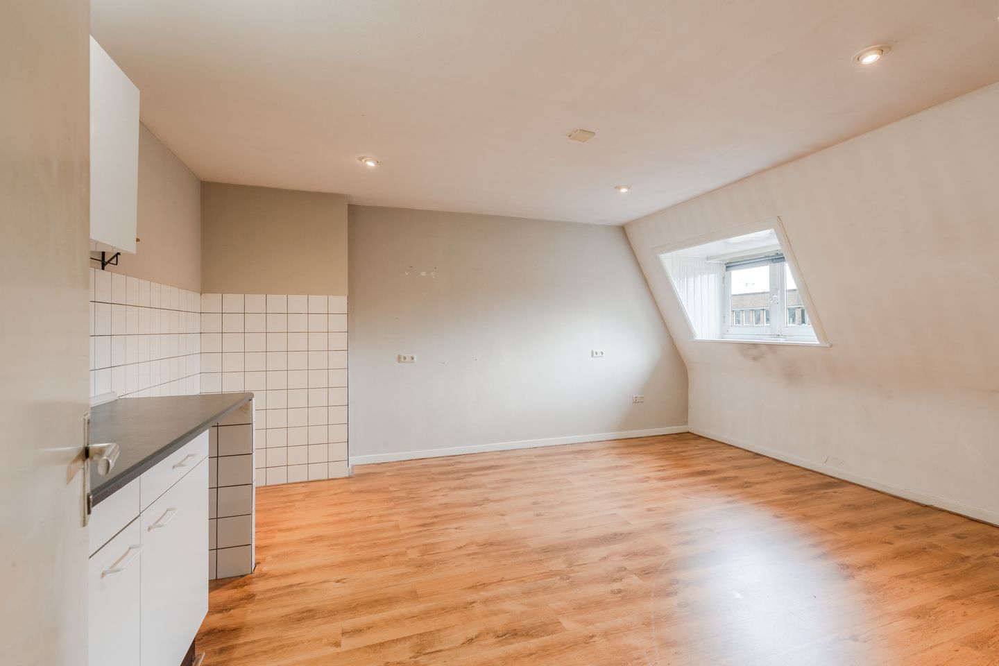 Photo 29 of Milletstraat 24-1