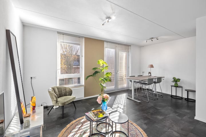 Photo 3 of Emmastraat 41-F