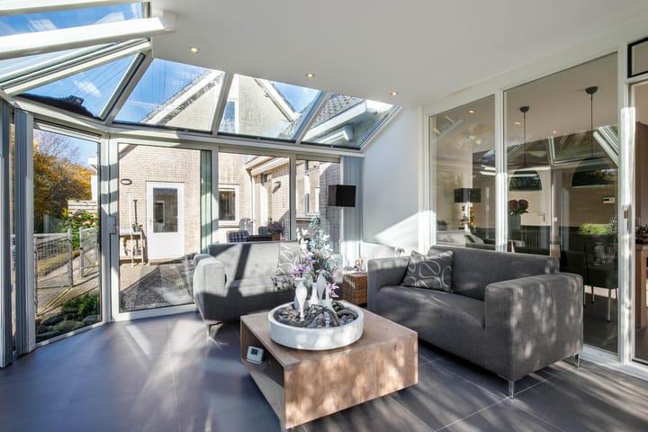 Photo 18 of Wilhelminastraat 77