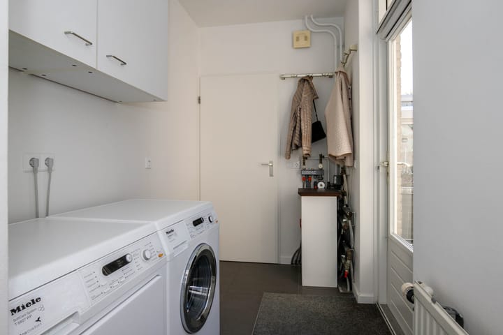 Photo 22 of Wilhelminastraat 77