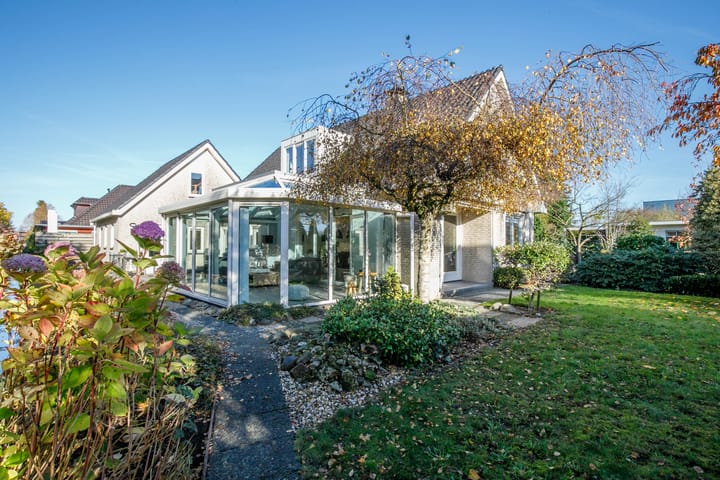 Photo 45 of Wilhelminastraat 77